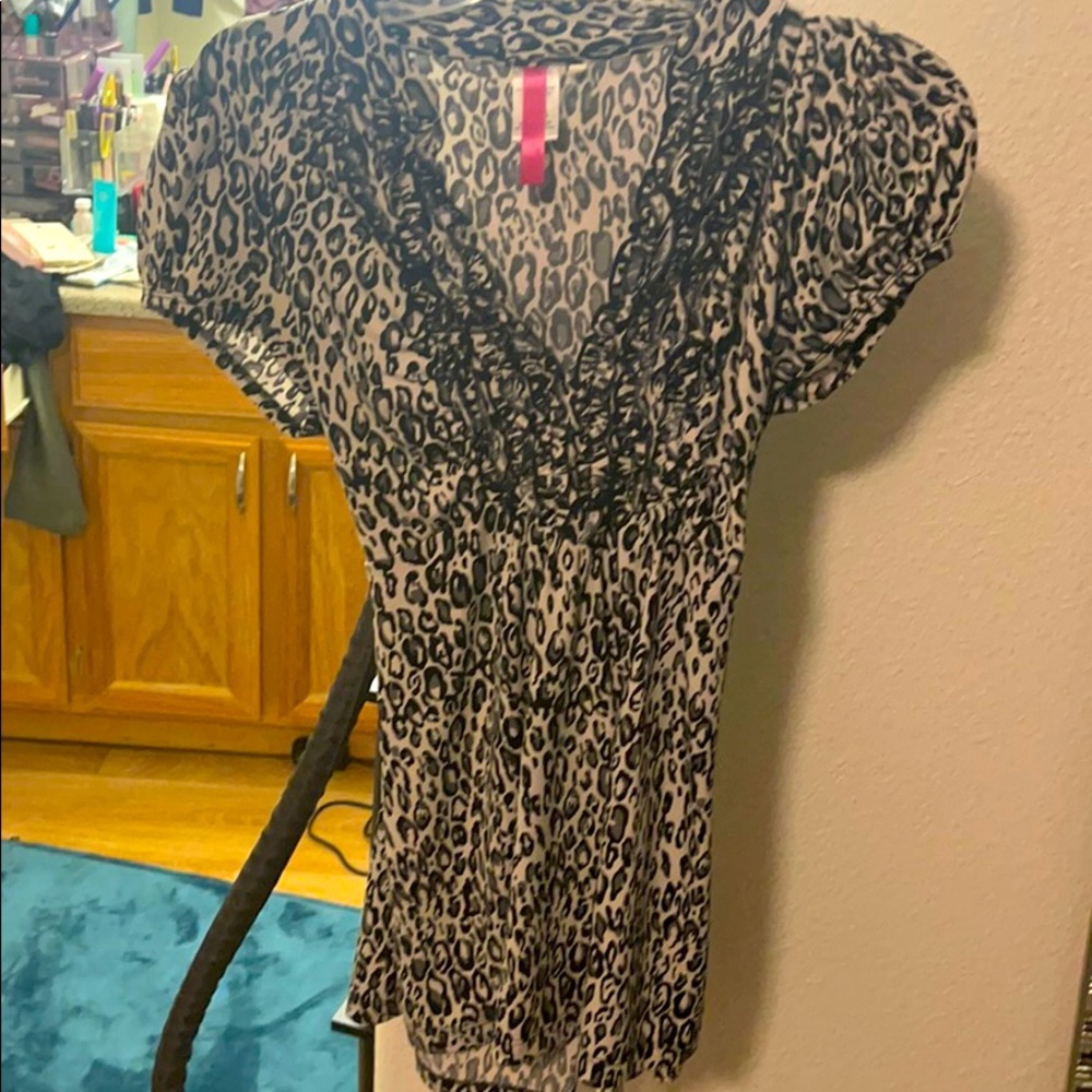 Classy leopard top